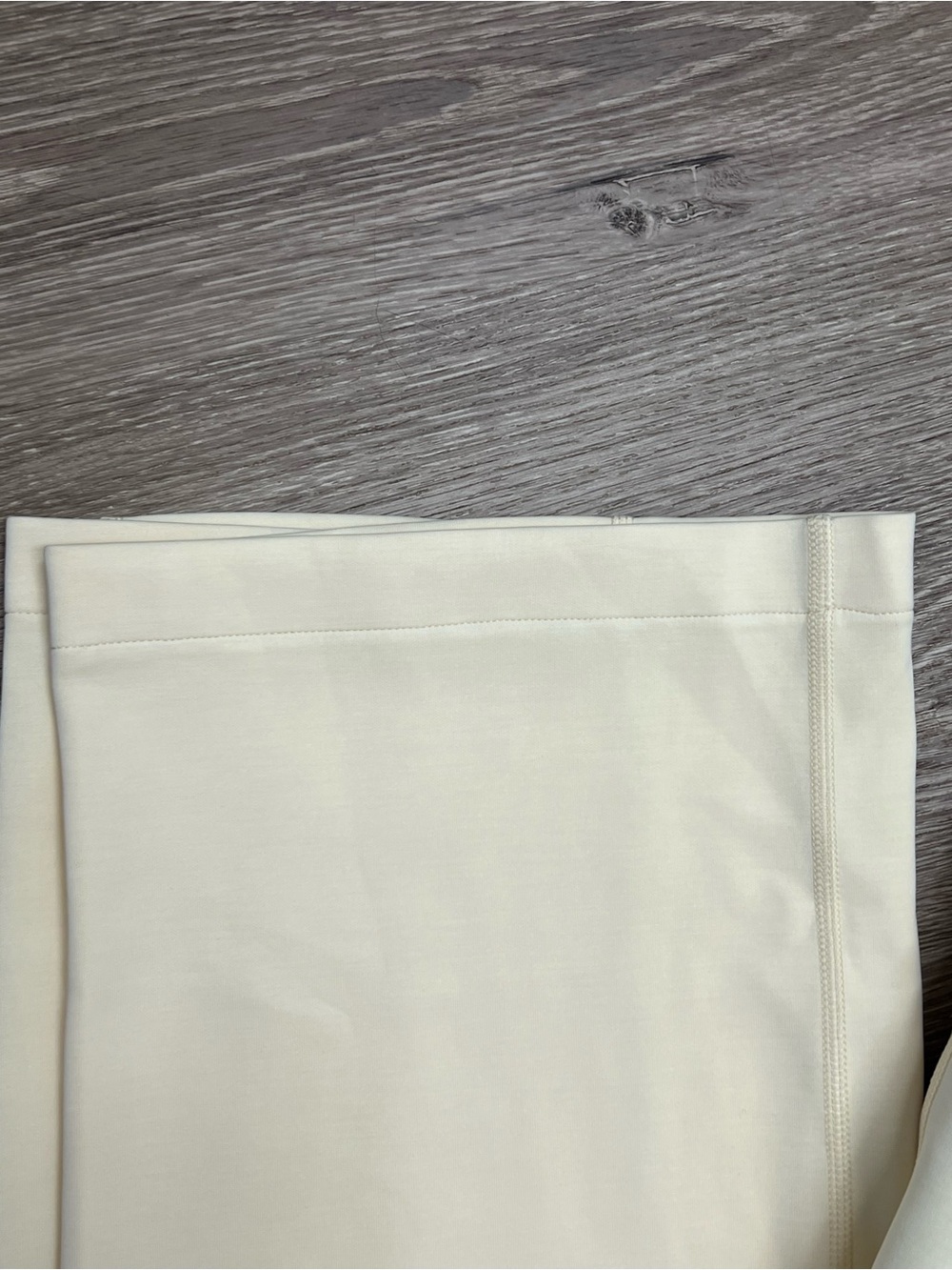 Lululemon NWT Straight Leg Pants Buttercream L - Picture 4 of 4